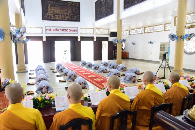 Lễ truyền giới Sa di Phương Trượng